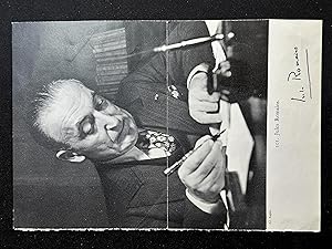 Image du vendeur pour Coupure de presse avec photographie noir et blanc et signature autographe manuscrite de Jules Romains mis en vente par Librairie  la Demi-Lune