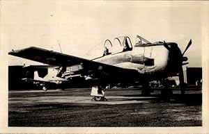 Foto Ansichtskarte / Postkarte Französisches Militärflugzeug North American T-28, 1961