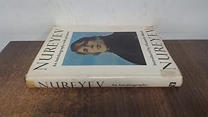 Bild des Verkufers fr Nureyev an autobiography with pictures zum Verkauf von BoundlessBookstore