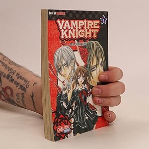 Bild des Verkufers fr Vampire Knight 1 zum Verkauf von Bookbot