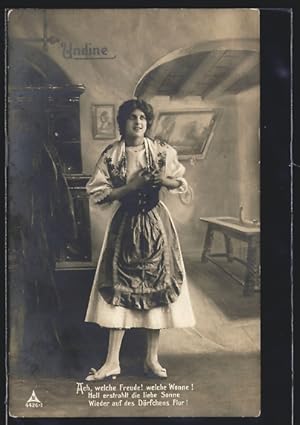 Bild des Verkufers fr Ansichtskarte Operette Undine, Frau im Kleid zum Verkauf von Bartko-Reher