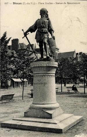 Ansichtskarte / Postkarte Dinan Côtes-dArmor, Place Duclos, Statue de Beaumanoir