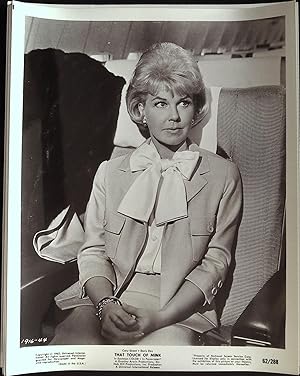 Image du vendeur pour That Touch of Mink 8 x 10 Still 1962 Doris Day! mis en vente par AcornBooksNH