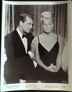 Bild des Verkufers fr That Touch of Mink 8 x 10 Still 1962 Doris Day, Cary Grant! zum Verkauf von AcornBooksNH