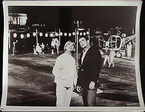 Bild des Verkufers fr Do Not Disturb 8 x 10 Still 1965 Doris Day, Rod Taylor! zum Verkauf von AcornBooksNH