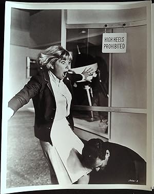 Immagine del venditore per The Glass Bottom Boat 8 x 10 Still 1966 Doris Day and Rod Taylor! venduto da AcornBooksNH