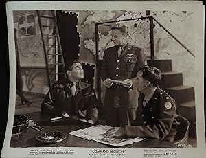 Bild des Verkufers fr Command Decision 8 x 10 Still 1948 Clark Gable & Van Johnson! zum Verkauf von AcornBooksNH