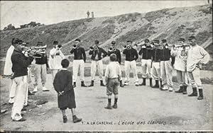Ansichtskarte / Postkarte In der Kaserne, in der Hornschule, Soldiers mit Trompeten, Kinder