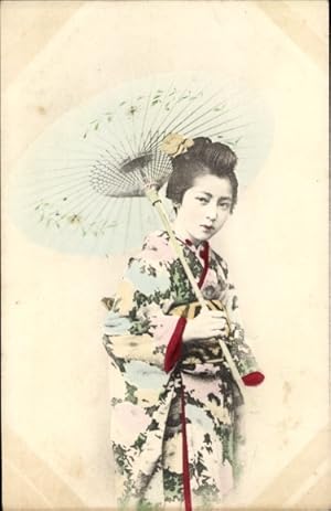 Ansichtskarte / Postkarte Japan, Junge Frau in japanischer Tracht, Sonnenschirm