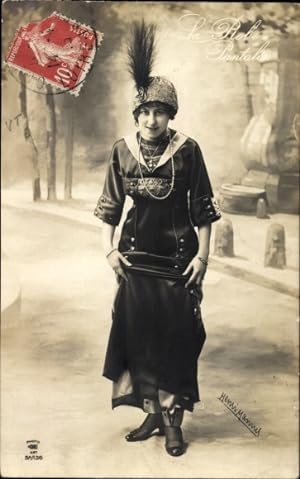 Ansichtskarte / Postkarte Elegante Frau im Hosenrock mit Hut