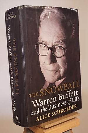Bild des Verkufers fr The Snowball: Warren Buffett and the Business of Life zum Verkauf von Henniker Book Farm and Gifts