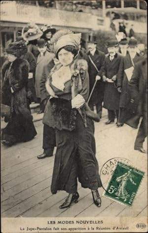 Ansichtskarte / Postkarte Elegante Frau im Hosenrock mit Hut und Pelzstola
