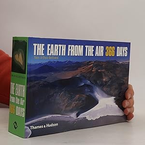 Imagen del vendedor de The Earth From The Air 366 Days a la venta por Bookbot