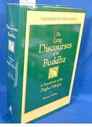 Seller image for The Long Discourses of the Buddha.A Translation of the Digha Nikaya. Par Venerable Sumedho Thera (Prface), Maurice Walshe (Traduction) for sale by librairie le vieux livre