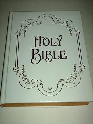 Immagine del venditore per Holy Bible, Catholic, Family Record Edition venduto da GoodwillNI