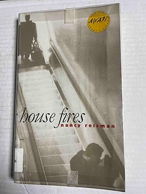 Imagen del vendedor de House Fires (Iowa Short Fiction Award) a la venta por Jake's Place Books
