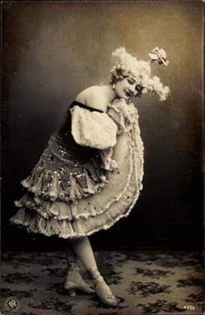 Ansichtskarte / Postkarte Tänzerin im Kostüm, Kopfschmuck, NPG 422/1