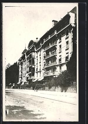 Ansichtskarte Geneve, Grosses Gebäude im Sonnenschein