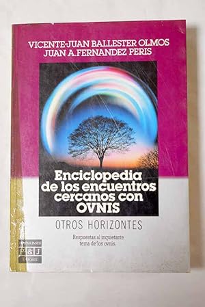 Imagen del vendedor de Enciclopedia de los encuentros cercanos con OVNIS a la venta por Alcan Libros