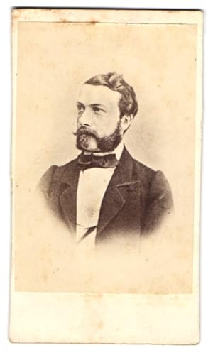 Fotografie unbekannter Fotograf und Ort, Portrait Grossherzog Friedrich I. von Baden in zivil als...