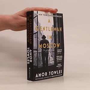 Bild des Verkufers fr A gentleman in Moscow zum Verkauf von Bookbot