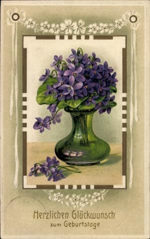 Präge Passepartout Ansichtskarte / Postkarte Glückwunsch Geburtstag, Veilchen in der Blumenvase