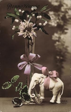 Ansichtskarte / Postkarte Glückwunsch Neujahr, Mistelzweige, Blumenvase, Elefant