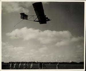 Foto Mandschukuo Staat Mandschu, Segelflugzeug in der Luft - Foto: Oskar Milbach