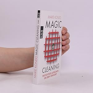 Imagen del vendedor de Magic cleaning a la venta por Bookbot