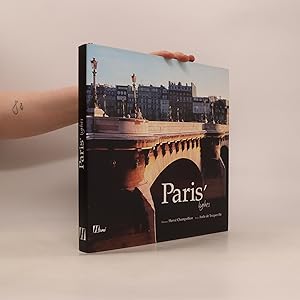 Seller image for Paris En Lumieres for sale by Bookbot