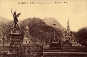 Ansichtskarte / Postkarte Lourdes Hautes Pyrénées, Statue St-Michel, Esplanade, Kirche