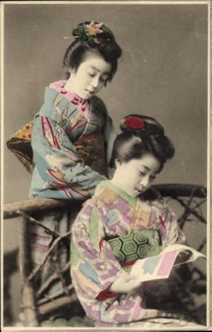 Ansichtskarte / Postkarte Japan, Japanerin beim Lesen, Japanische Tracht, Kimono