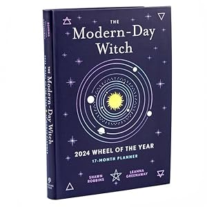 Bild des Verkufers fr Modern-Day Witch 2024 Wheel of the Year 17-Month Planner zum Verkauf von moluna