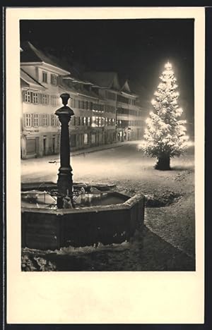 Bild des Verkufers fr Ansichtskarte Willisau, Marktplatz mit leuchtendem Weihnachtsbaum in der Nacht zum Verkauf von Bartko-Reher