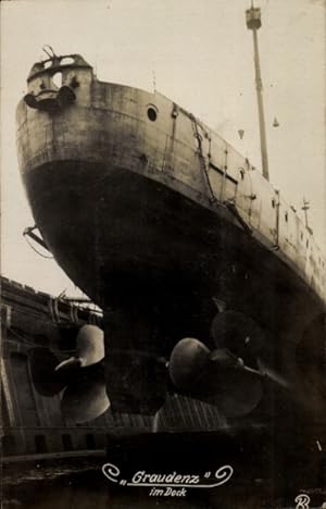 Foto Ansichtskarte / Postkarte Deutsches Kriegsschiff, Graudenz im Dock