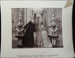 Image du vendeur pour Catherine the Great 8 X 10 Still 1934 Douglas Fairbanks, Jr. , Elizabeth Bergner! mis en vente par AcornBooksNH