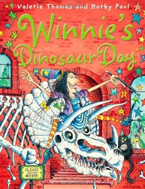 Immagine del venditore per Winnie's Dinosaur Day venduto da WeBuyBooks