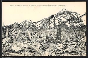 Carte postale Lens, Rue du Wetz, atelier des Mines, Lens en ruines