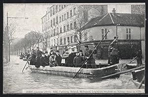 Ansichtskarte Ivry, Inondation 1910, Président Fallières se rendent en bâteau dans la Ville, Hoch...