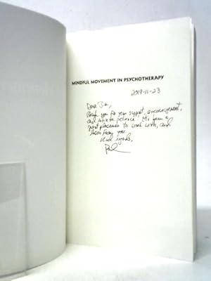 Bild des Verkufers fr Mindful Movement in Psychotherapy zum Verkauf von World of Rare Books
