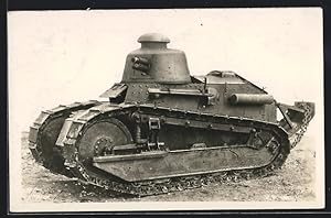 Foto-Ansichtskarte Tank /Panzer aus dem 1. Weltkrieg mit Flammenwerfer im Geschützturm