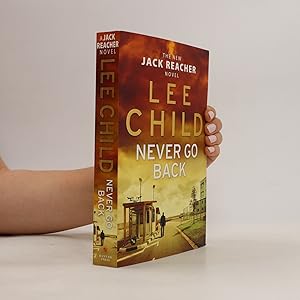 Imagen del vendedor de Never Go Back a la venta por Bookbot