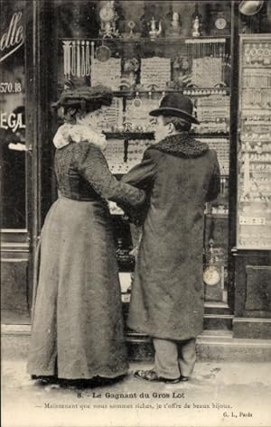 Ansichtskarte / Postkarte Theaterszene Le Gagnant du Gros Lot, Ehepaar vor einem Schaufenster