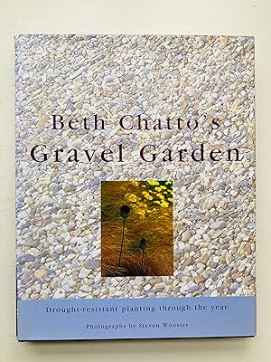 Immagine del venditore per Beth Chatto's Gravel Garden venduto da Cherubz Books