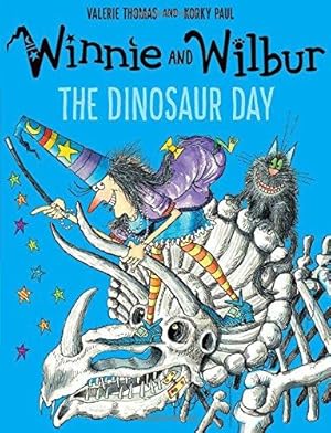 Imagen del vendedor de Winnie and Wilbur: The Dinosaur Day a la venta por WeBuyBooks