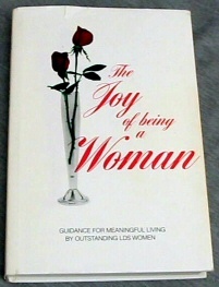 Immagine del venditore per THE JOY OF BEING A WOMAN venduto da Confetti Antiques & Books