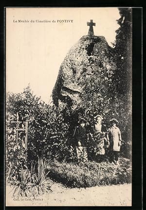 Ansichtskarte Pontivy, Le Menhir du Cimetière