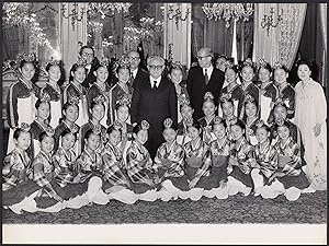 Presidente della Repubblica Giovanni Leone riceve danzatrici coreane al Quirinale, Roma 1976, Fot...