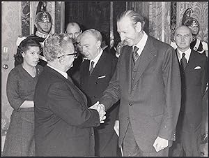 Presidente Giovanni Leone riceve al Quirinale Segretario Nazioni Unite Valdheim, Roma 1976, Foto ...