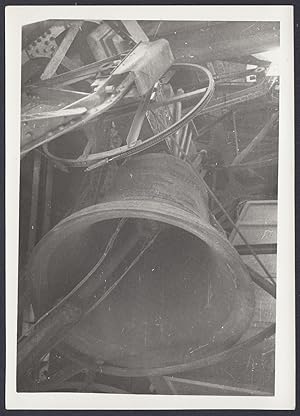 Manutenzione alla Campana di una chiesa, 1950 Fotografia vintage